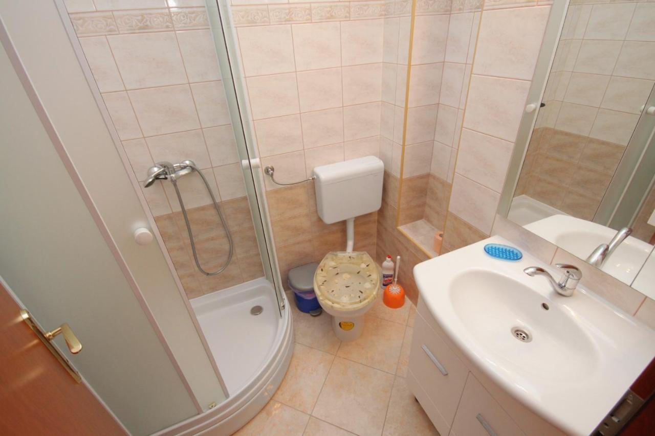 Apartment Njivice 5458D Exterior foto